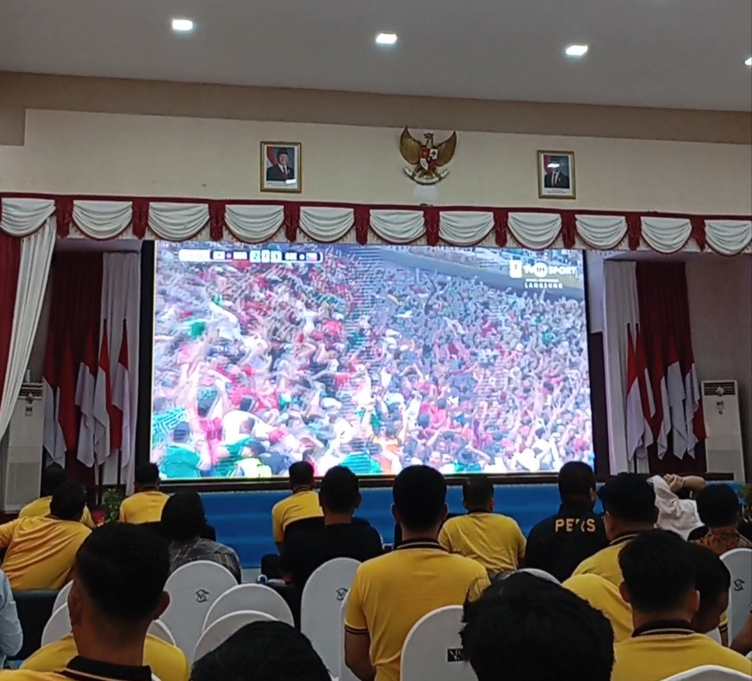 Suasana Gedung Lancang Kuning Polda Kepri mendadak bergemuruh saat Korea Selatan membalikkan keadaan dan mengalahkan Republik Ceko 2-1 dalam laga penyisihan grup Piala Dunia 2026, Jumat (12/6/2026) pagi. Foto:Rega/matapedia