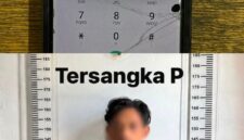 Terduga pelaku saat bersama barang bukti saat diamankan polisi. Foto:Humas Polresta Barelang