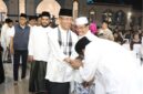 Ribuan jemaah memadati Masjid Agung Raja Hamidah, dalam peringatan Tahun Baru Islam 1 Muharam 1448 Hijriah yang digelar Pemerintah Kota Batam, Batamcentre, Senin (15/6/2026) malam. Foto:Diskominfo