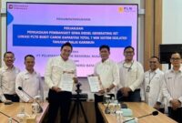 Direktur PT Pelayanan Energi Batam, Samsul Bahri saat tanda tangan kerja sama, Senin (15/6/2026). Foto:Istimewa
