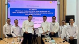 Direktur PT Pelayanan Energi Batam, Samsul Bahri saat tanda tangan kerja sama, Senin (15/6/2026). Foto:Istimewa