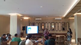 General Manager MaxOne Hotel Batam, Dian,  saat Media Gathering di 1.1 Dining & Lounge Restaurant MaxOne Batam bersama wartawan, Jumat (19/6/2026). Foto:Rega/matapedia
