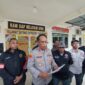 Kapolsek Sagulung Iptu Husnul Afkar didampingi Kanit Reskrim Polsek Sagulung Iptu Anwar Aris dan komunitas driver online dalam jumpa pers kasus penganiayaan anak, Minggu (21/6/2026). Foto:Rega/matapedia