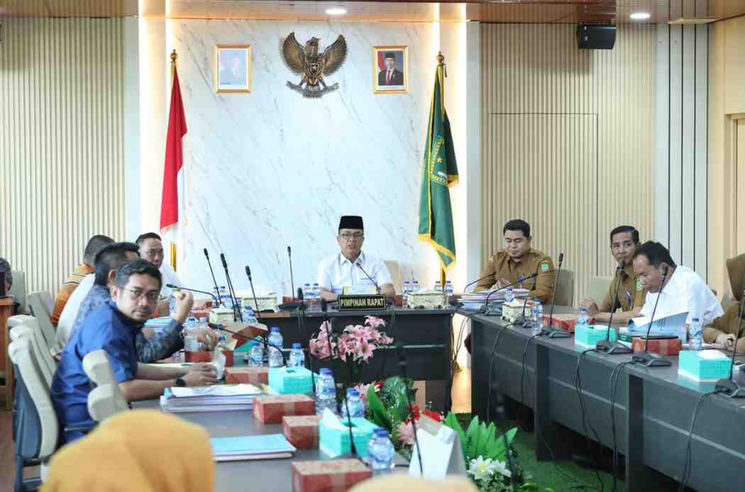 Rapat dipimpin Wakil Ketua I DPRD Kota Batam yang juga Koordinator Banggar, Aweng Kurniawan, Selasa (7/7/2026). Foto: DPRD Batam.