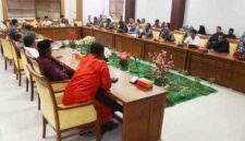 Komisi I DPRD Kota Batam memfasilitasi penyelesaian persoalan lahan yang dihadapi warga Kampung Belian Perpat, RT 004/RW 002, Kelurahan Belian, Kecamatan Batam Kota, melalui Rapat Dengar Pendapat Umum (RDPU), Jumat (10/7/2026). Foto:Istimewa