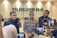Wakapolsek Lubuk Baja, AKP Doddy Basyir saat diwawancara wartawan, Selasa (30/6/2026). Foto:Elin/matapedia