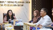 Anggota/Deputi Bidang Pelayanan Umum BP Batam, Ariastuty Sirait, menerima kunjungan pengurus BP Lansia Indonesia Wilayah Batam di BP Batam, Rabu (1/7/2026). Foto:Istimewa