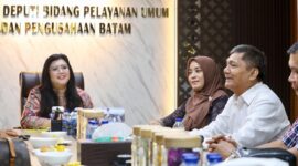 Anggota/Deputi Bidang Pelayanan Umum BP Batam, Ariastuty Sirait, menerima kunjungan pengurus BP Lansia Indonesia Wilayah Batam di BP Batam, Rabu (1/7/2026). Foto:Istimewa