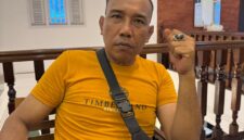 Tokoh masyarakat RT 04, Beti Tribani saat ditemui di sputaran Jambi selatan, Sabtu (4/7/2026). Matapedia6.com/Ali