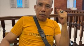 Tokoh masyarakat RT 04, Beti Tribani saat ditemui di sputaran Jambi selatan, Sabtu (4/7/2026). Matapedia6.com/Ali