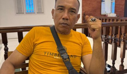 Tokoh masyarakat RT 04, Beti Tribani saat ditemui di sputaran Jambi selatan, Sabtu (4/7/2026). Matapedia6.com/Ali
