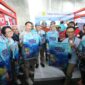 Direktur Utama Telkom Dian Siswarini bersama jajaran Direksi dan Senior Leader TelkomGroup mengunjungi booth Telkom Cycling Community pada rangkaian HUT ke-61 Telkom di The Telkom Hub, Jakarta, Senin (6/7/2026). Kehadiran komunitas internal mencerminkan semangat kolaborasi dalam mendukung transformasi perusahaan. Foto:Telkom