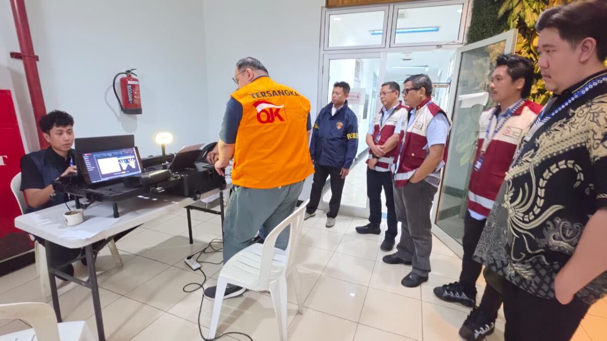 Tersangka saat dilimpahkan ke Kejari Jaksel beberapa hari lalu. Foto:OJK Kepri