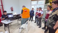 Tersangka saat dilimpahkan ke Kejari Jaksel beberapa hari lalu. Foto:OJK Kepri