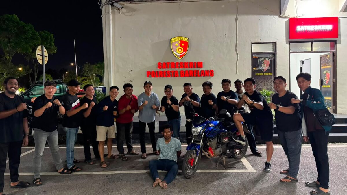 Terduga pelaku saat diamankan tim gabungan reserse Polresta Barelang. Foto:Humas Polresta Barelang