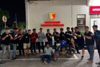 Terduga pelaku saat diamankan tim gabungan reserse Polresta Barelang. Foto:Humas Polresta Barelang