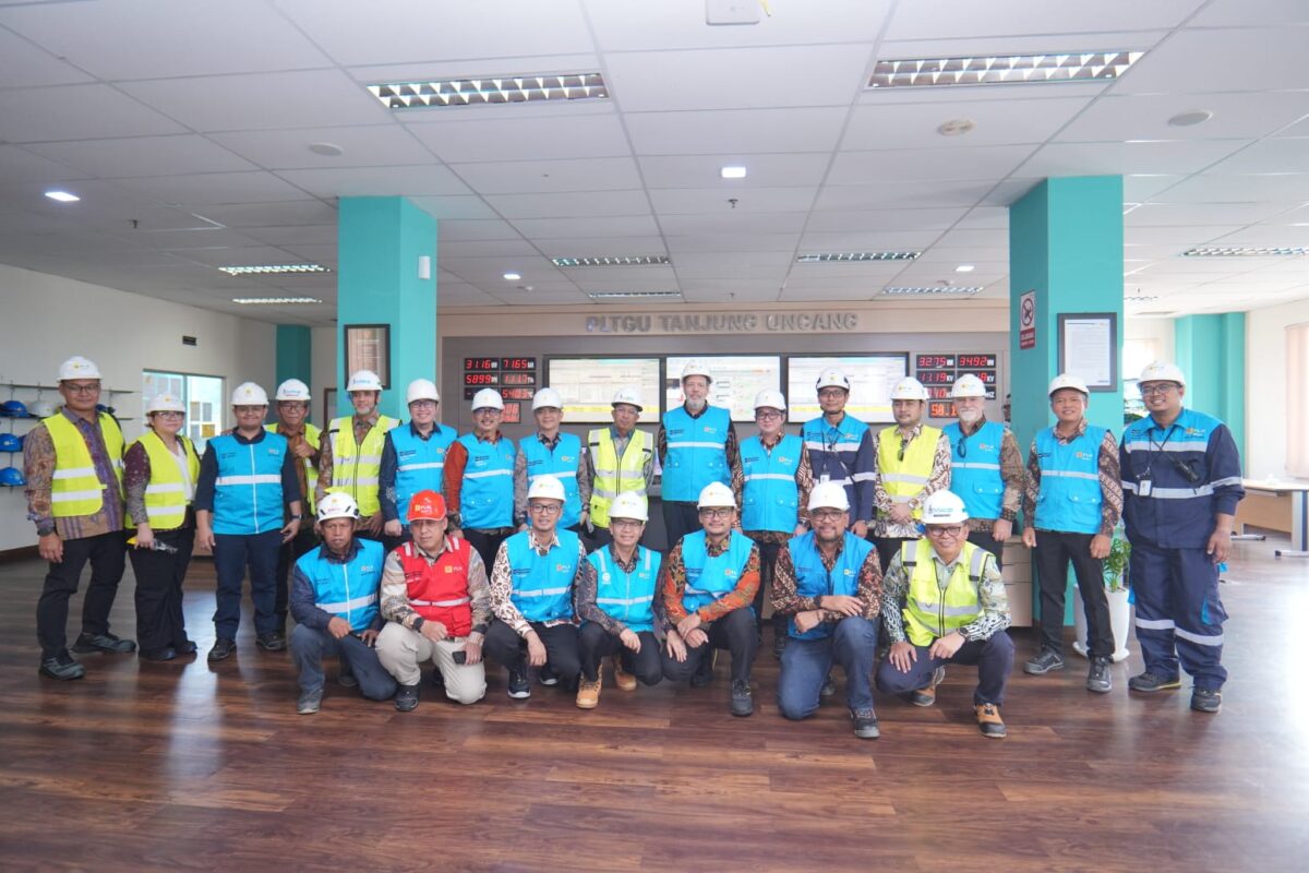 Duta Besar Swedia untuk Indonesia, Daniel Blockert, mengunjungi PT PLN Batam, Kamis (16/7/2026). Foto:PLN