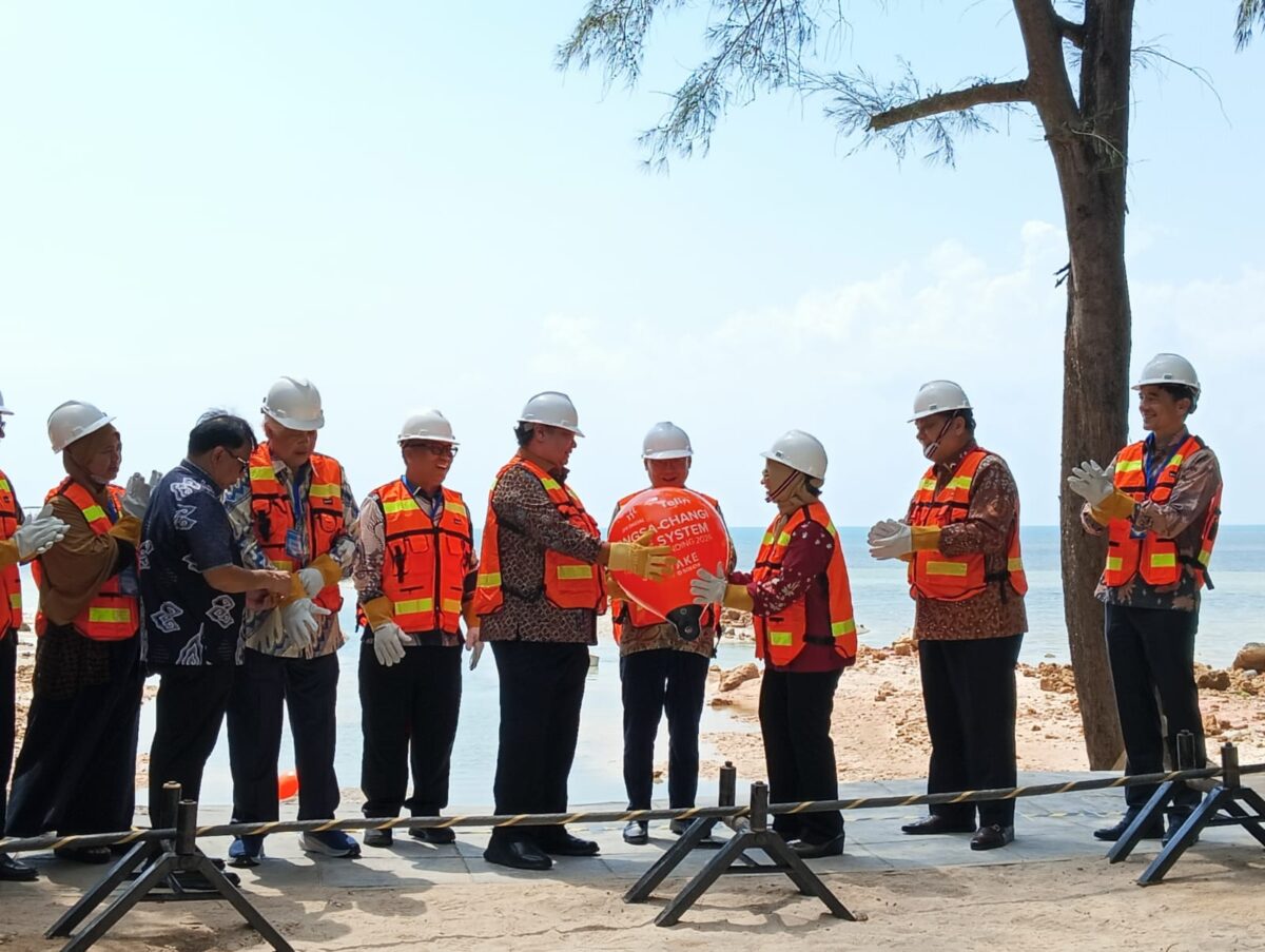 Menteri Koordinator Bidang Perekonomian Airlangga Hartarto, Menteri Digital Singapura Gang Kim Yong, Direktur Utama PT Telkom Indonesia Dian Siswarini, Chairman Nongsa Digital Park Mike Wiluan, serta jajaran pemerintah dan pelaku industri dari Indonesia maupun Singapura, Senin (20/7/2026). Foto:Amir/matapedia
