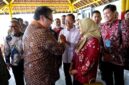 Kepala BP Batam Amsakar Achmad bersama Menteri Koordinator Bidang Perekonomian RI Airlangga Hartarto dan Wakil Perdana Menteri merangkap Menteri Perdagangan dan Industri Singapura Gan Kim Yong di Pelabuhan NPM, Nongsa, Senin (20/7/2026). Foto:Humas BP Batam. 
