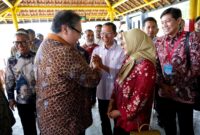 Kepala BP Batam Amsakar Achmad bersama Menteri Koordinator Bidang Perekonomian RI Airlangga Hartarto dan Wakil Perdana Menteri merangkap Menteri Perdagangan dan Industri Singapura Gan Kim Yong di Pelabuhan NPM, Nongsa, Senin (20/7/2026). Foto:Humas BP Batam. 