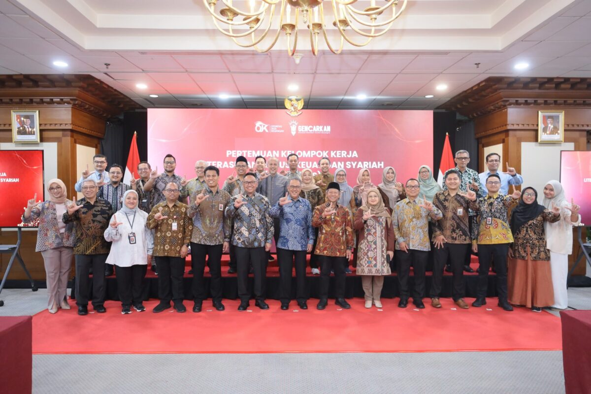 Kepala Eksekutif Pengawas Perilaku Pelaku Usaha Jasa Keuangan, Edukasi, dan Pelindungan Konsumen OJK, Dicky Kartikoyono saat membuka Pertemuan Pertama Kelompok Kerja Literasi dan Inklusi Keuangan Syariah (POKJA LIKS) 2026 di Kantor OJK, Jakarta, Senin (20/7/2026). Foto:OJK Kepri