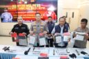 Kapolresta Barelang Kombes Pol Anggoro Wicaksono saat konferensi pers di lobi Polresta Barelang didampingi Kapolsek Bengkong AKP Tigor Dabariba, Plt Kasat Reskrim Polresta Barelang AKP Ade Putra, serta Bamin Sihumas Polresta Barelang Brigadir Handoko Pasaribu dalam keterangannya, Kamsi (23/7/2026). Foto: Humas Polres