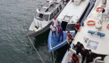 Imigrasi Batam memperketat pengawasan di jalur laut internasional melalui operasi gabungan yang menyasar dua kapal berbendera asing di perairan Sekupang dan Batu Ampar, Rabu (22/7/2026). Foto:Istimewa