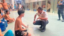 Karutan Batam Fajar Teguh Wibowo saat diskusi dengan warga binaan, Rabu (29/7/2026). Foto:Istimewa