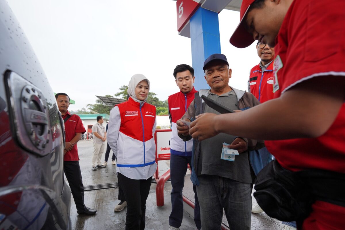 Dewan Komisaris Pertamina Patra Niaga Panel Barus, Direktur Transformasi, Digitalisasi & Sustainability Pertamina Patra Niaga Tenny Elfrida, serta jajaran Pertamina Patra Niaga Regional Sumbagut, Jumat (31/7/2026). Foto:Istimewa