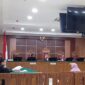 Terdakwa saat menjalani tuntutan dari JPU dalam persidangan di Pengadilan Negeri Batam, Selasa (30/6/2026). Foto:matapedia