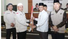 Sekretaris Daerah Kota Batam, Firmansyah, yang mewakili Wali Kota Batam, Amsakar Achmad, di Aula Arafah I Asrama Haji Batam Centre, Selasa (30/6/2026). Foto:Diskominfo