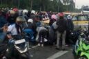 Mobil tabrak beberapa motor di simpang lampu merah Kepri Mall, Sabtu (4/7/2026). Foto:Istimewa