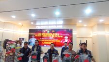 Kasat Reskrim Polresta Barelang Kompol M. Debby Tri Andrestian didampingi Kapolsek Nongsa Kompol Eriman dan Kanit Jatanras Satreskrim Polresta Barelang dalam jumpa pers kasus jambret, Jumat (17/7/2026). Foto:Rega/matapedia