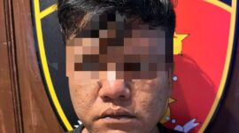 Terduga pelaku saat diamankan polisi. Foto:Istimewa