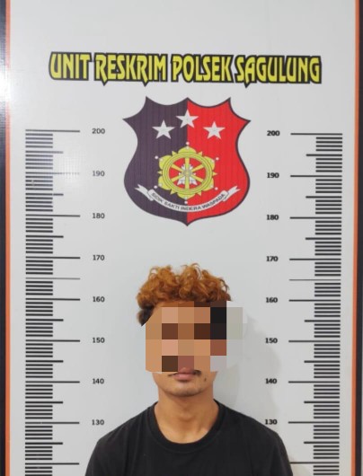 Terduga pelaku persetubuhan dengan anak dibawa umur diamankan Polsek Sagulung. Foto:Dok. Polsek