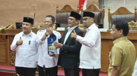 Rancangan perubahan tersebut disampaikan Wali Kota Batam, Amsakar Achmad, dalam rapat paripurna DPRD Kota Batam dengan agenda Penyampaian dan Penjelasan Rancangan Perubahan Kebijakan Umum APBD (KUA) serta Perubahan Prioritas dan Plafon Anggaran Sementara (PPAS) Tahun Anggaran 2026, Senin (3/8/2026). Foto:DPRD Batam
