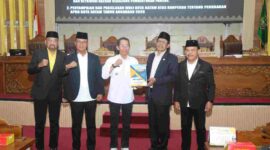 Wali Kota Batam Amsakar Achmad menyampaikan perubahan tersebut dalam rapat paripurna DPRD Kota Batam, Senin (24/8/2026). Foto:Istimewa