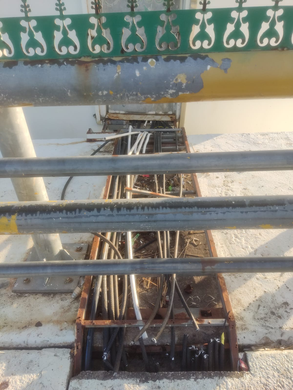 Kabel lampu di kawasan Jembatan I Barelang  diduga dicuri. Foto:Istimewa