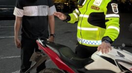 Petugas Satlantas Polresta Barelang sita motor knalpot brong. Foto:Istimewa