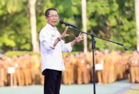 Wali Kota Batam Amsakar Achmad saat pimpin apel pagi pada Senin (3/8/2026). Foto:Diskominfo Batam