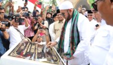Ketua MPR RI Ahmad Muzani bersama Habib Syeikh bin Abdul Qodir Assegaf meresmikan Pondok Pesantren (Ponpes) Nur Iman beserta masjidnya, Minggu (2/8/2026).