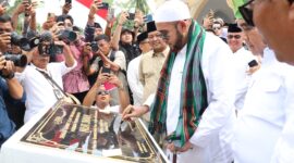 Ketua MPR RI Ahmad Muzani bersama Habib Syeikh bin Abdul Qodir Assegaf meresmikan Pondok Pesantren (Ponpes) Nur Iman beserta masjidnya, Minggu (2/8/2026).