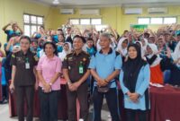 Kejari Batam bersama SMP 6 Batam, Kamis (6/8/2026). Foto:Istimewa