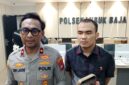Kapolsek Lubuk Baja Kompol Deni Langie  didampingi Kanit Reskrim Polsek Lubuk Baja dalam konferensi pers di Mapolsek Lubuk Baja, Jumat (7/8/2026). Foto:Rega/matapedia