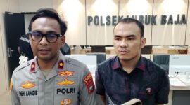 Kapolsek Lubuk Baja Kompol Deni Langie  didampingi Kanit Reskrim Polsek Lubuk Baja dalam konferensi pers di Mapolsek Lubuk Baja, Jumat (7/8/2026). Foto:Rega/matapedia