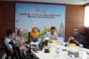 Kepala OJK Provinsi Kepulauan Riau, Sinar Danandjaya tengah. Foto:Istimewa