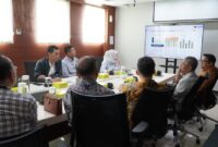 Kepala OJK Provinsi Kepulauan Riau Sinar Danandjaya saat menerima audensi