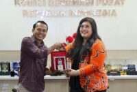 Anggota/Deputi Bidang Pelayanan Umum BP Batam, Ariastuty Sirait, bersama jajaran Direktorat Diseminasi Informasi dan Hubungan Antar Lembaga (DIHAL) berkunjung ke Komisi Informasi Pusat (KIP) Republik Indonesia di Jakarta, Rabu (12/8/2026). Foto:Humas BP Batam