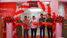 Kepala OJK Provinsi Kepulauan Riau Sinar Danandjaya menyampaikan hal itu saat meresmikan Kantor Cabang Digital CIMB Niaga Syariah Batam, Selasa (11/8/2026). Foto:OJK Kepri