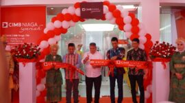 Kepala OJK Provinsi Kepulauan Riau Sinar Danandjaya menyampaikan hal itu saat meresmikan Kantor Cabang Digital CIMB Niaga Syariah Batam, Selasa (11/8/2026). Foto:OJK Kepri